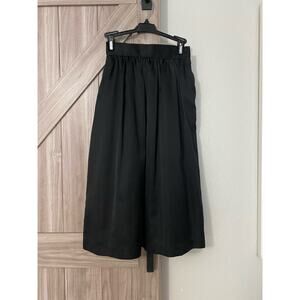 That’s me! Black 5/6 midi skirt